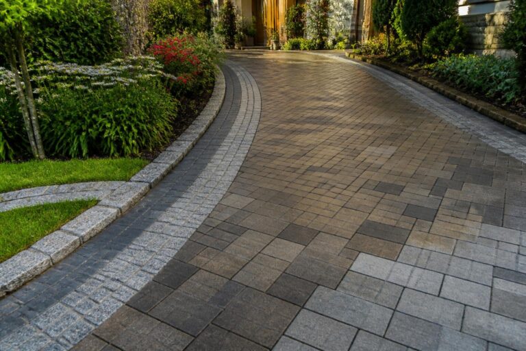 découvrez comment choisir le pavé carrossable idéal pour une allée durable et esthétique. conseils pratiques, matériaux adaptés et design pour un extérieur harmonieux.