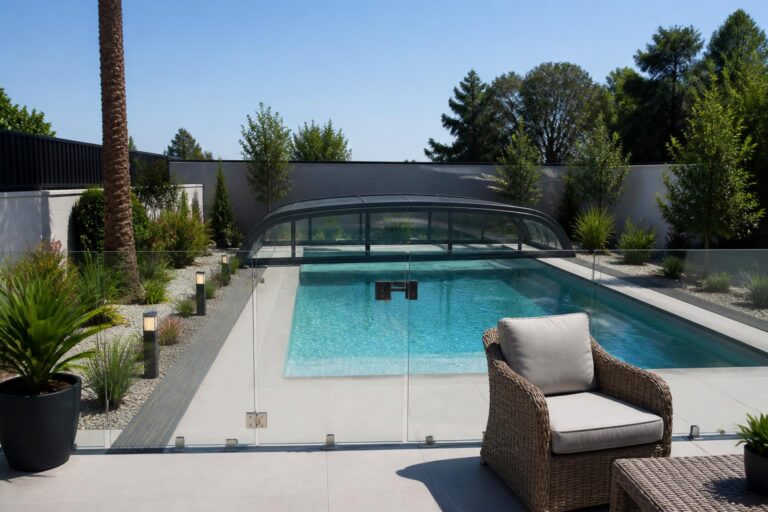 découvrez nos conseils pratiques et astuces pour sécuriser et valoriser votre espace piscine, alliant sécurité, esthétique et fonctionnalité pour un jardin agréable et sécurisé.